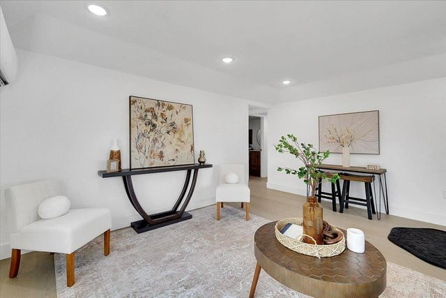 5620 Arboga Rd, Olivehurst, CA 95961