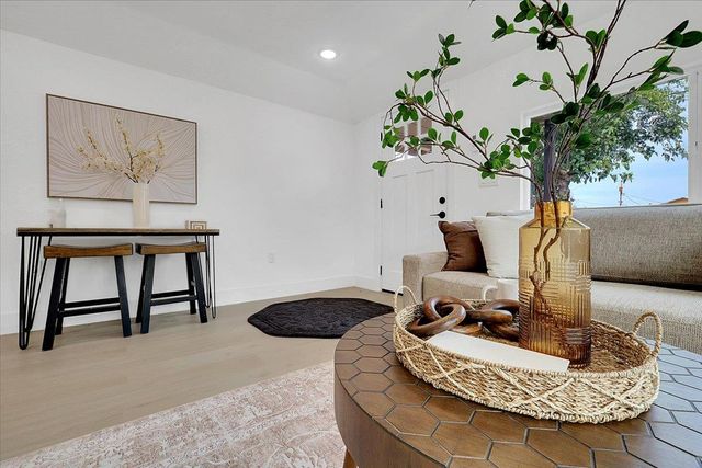 5620 Arboga Rd, Olivehurst, CA 95961