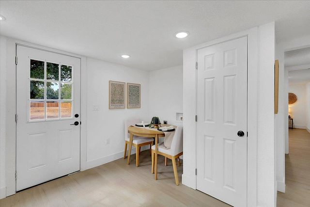 5620 Arboga Rd, Olivehurst, CA 95961