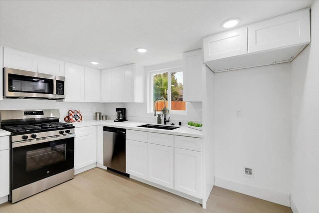 5620 Arboga Rd, Olivehurst, CA 95961