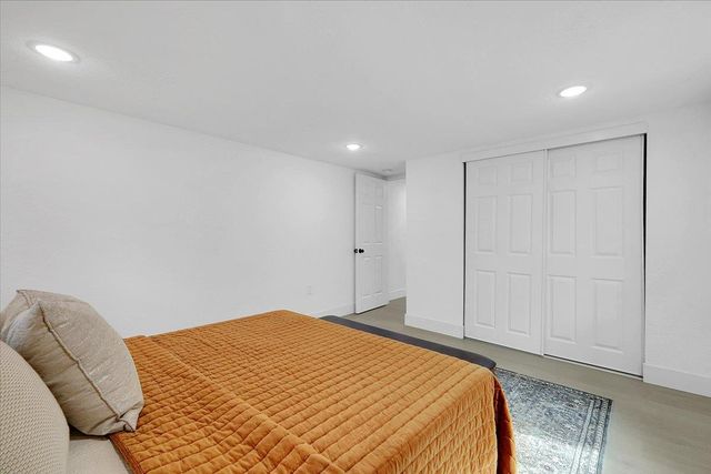 5620 Arboga Rd, Olivehurst, CA 95961