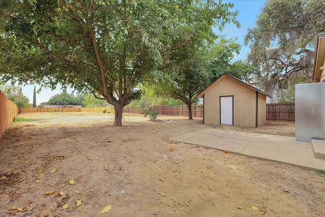 5620 Arboga Rd, Olivehurst, CA 95961