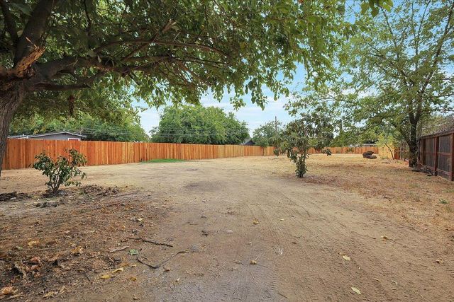 5620 Arboga Rd, Olivehurst, CA 95961