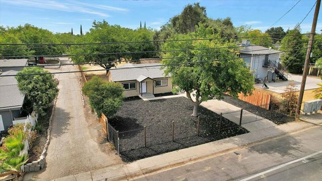 5620 Arboga Rd, Olivehurst, CA 95961