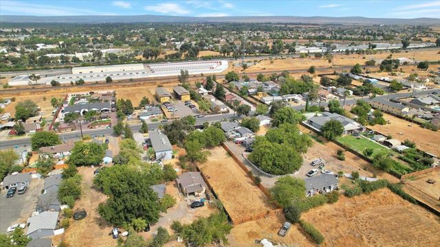 5620 Arboga Rd, Olivehurst, CA 95961