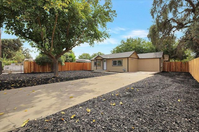 5620 Arboga Rd, Olivehurst, CA 95961