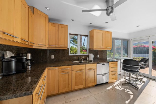 1381 S Calle Marcus, Palm Springs, CA 92264