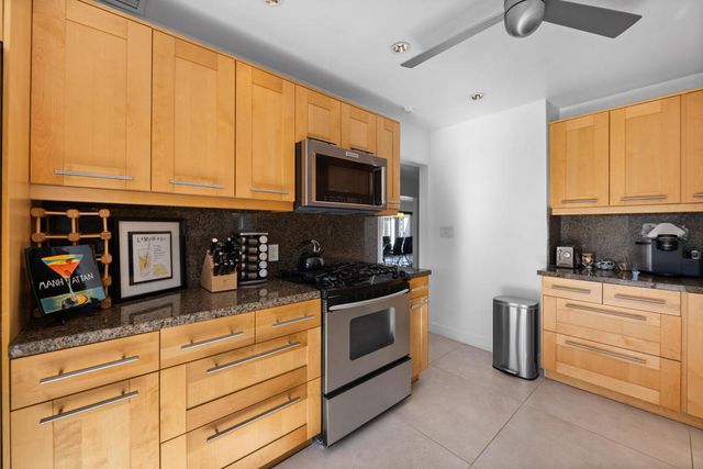 1381 S Calle Marcus, Palm Springs, CA 92264