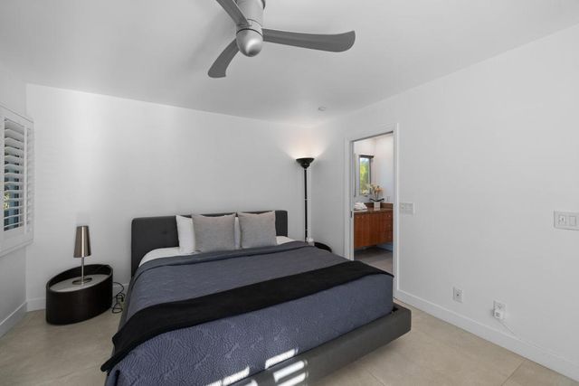 1381 S Calle Marcus, Palm Springs, CA 92264