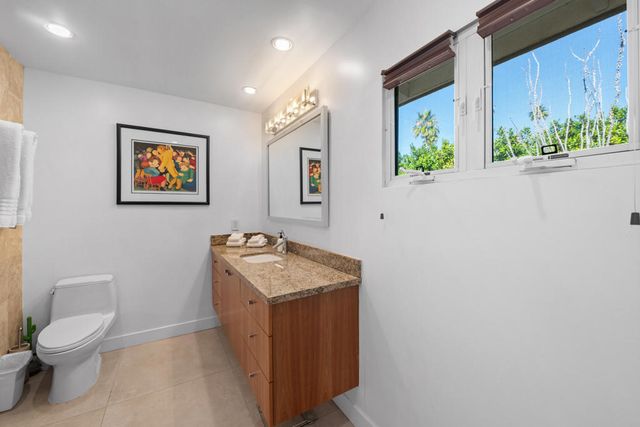 1381 S Calle Marcus, Palm Springs, CA 92264