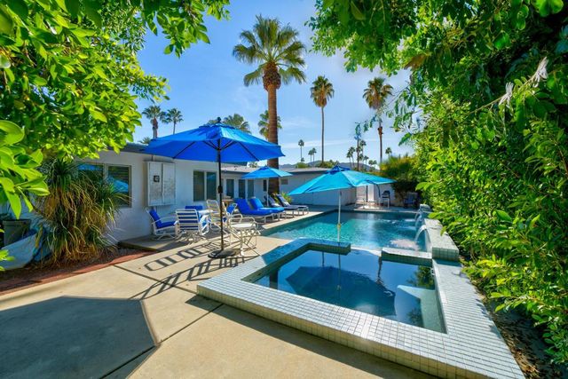 1381 S Calle Marcus, Palm Springs, CA 92264