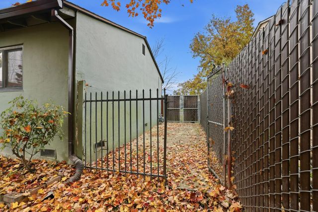 6626 Dawson Way, Sacramento, CA 95823