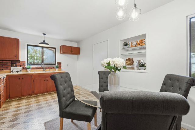 6626 Dawson Way, Sacramento, CA 95823