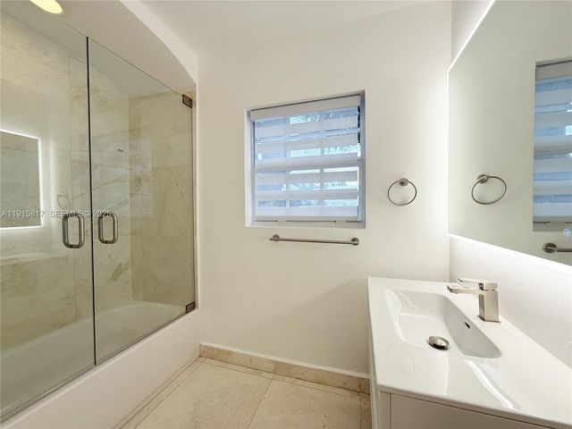 5835 La Gorce Dr, Miami Beach, FL 33140