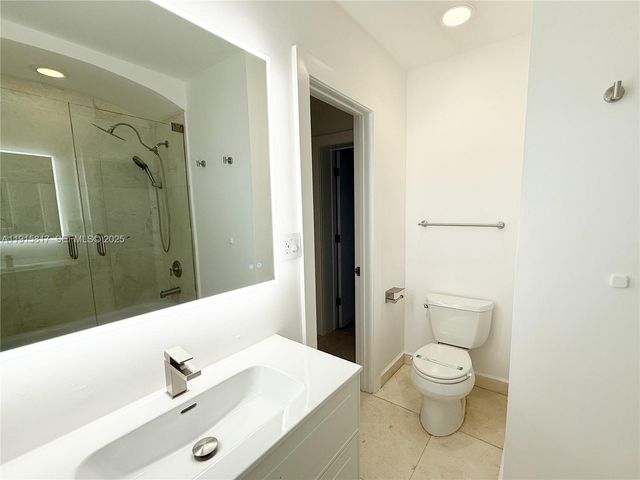 5835 La Gorce Dr, Miami Beach, FL 33140