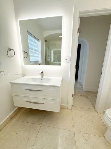 5835 La Gorce Dr, Miami Beach, FL 33140