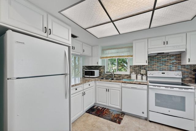 1111 W FAITH CIRCLE 2006, Bradenton, FL 34212