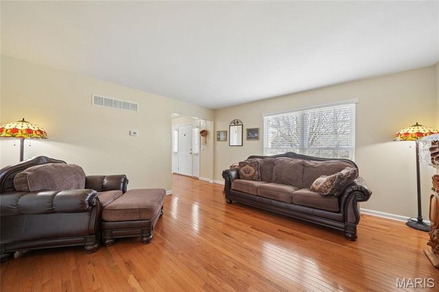 6099 Timber Hollow Lane, High Ridge, MO 63049