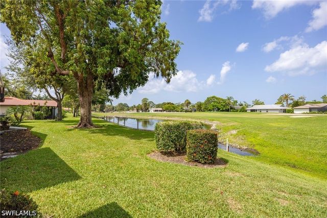 1034 Forest Lakes DR 10C, Naples, FL 34105