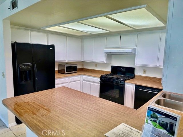 1305 W Latham Avenue 1305, Hemet, CA 92543