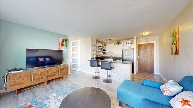 1925 Kalakaua Avenue 807, Honolulu, HI 96815