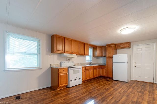42 Fulton ST, Hampton, VA 23663