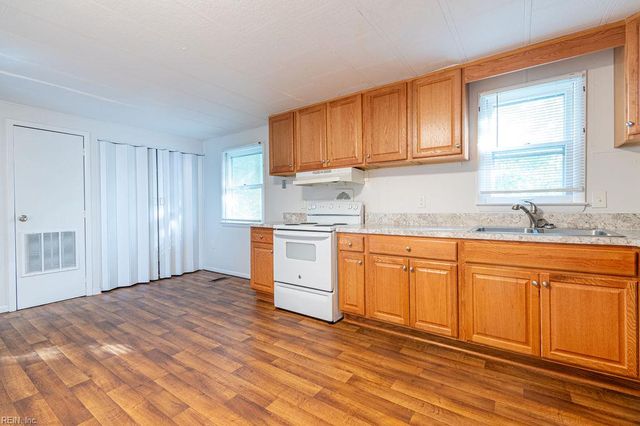 42 Fulton ST, Hampton, VA 23663