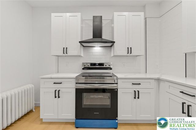 715 Itaska, Bethlehem City, PA 18015