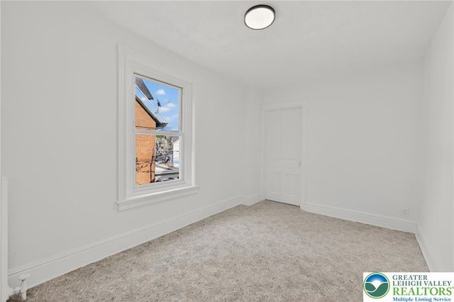 715 Itaska, Bethlehem City, PA 18015