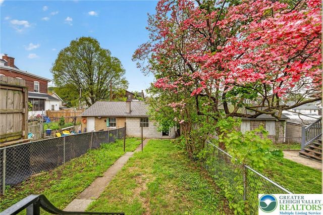715 Itaska, Bethlehem City, PA 18015