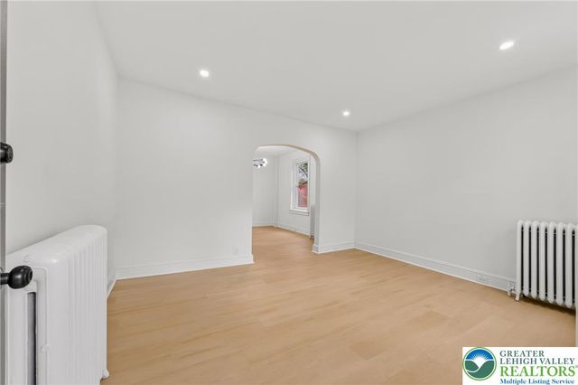 715 Itaska, Bethlehem City, PA 18015