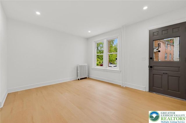 715 Itaska, Bethlehem City, PA 18015