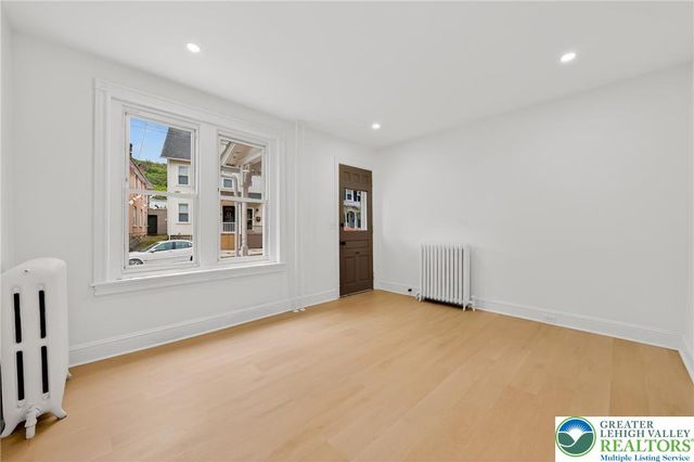 715 Itaska, Bethlehem City, PA 18015