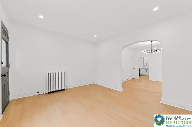 715 Itaska, Bethlehem City, PA 18015
