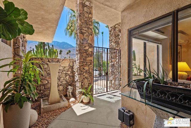 2062 S Chico Drive, Palm Springs, CA 92264