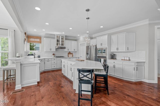 1813 Venezia Way, Apex, NC 27502