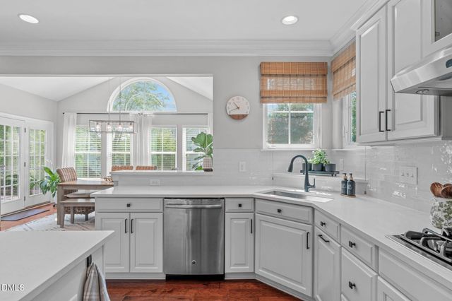 1813 Venezia Way, Apex, NC 27502
