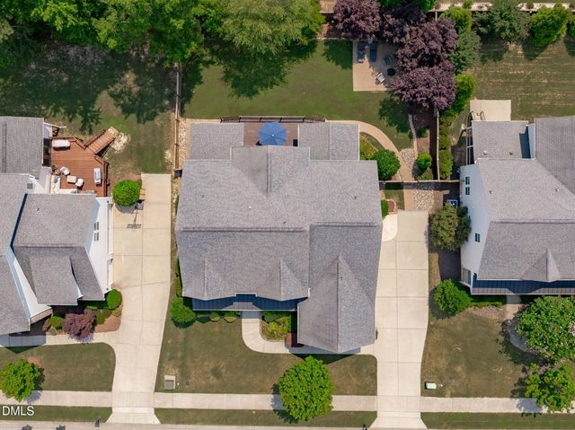 1813 Venezia Way, Apex, NC 27502