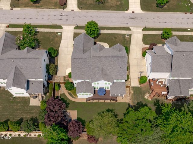 1813 Venezia Way, Apex, NC 27502
