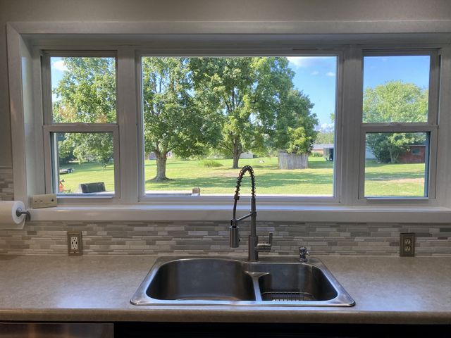 1009 Due West Cir, Lafayette, TN 37083