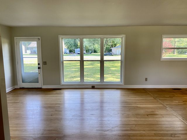 1009 Due West Cir, Lafayette, TN 37083