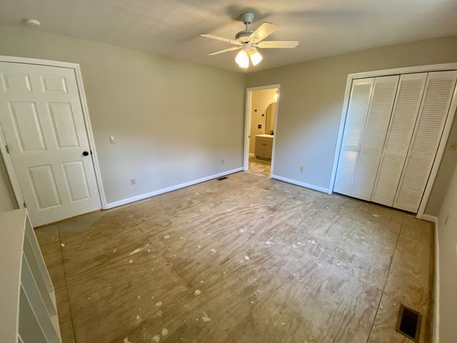 1009 Due West Cir, Lafayette, TN 37083
