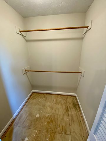 1009 Due West Cir, Lafayette, TN 37083