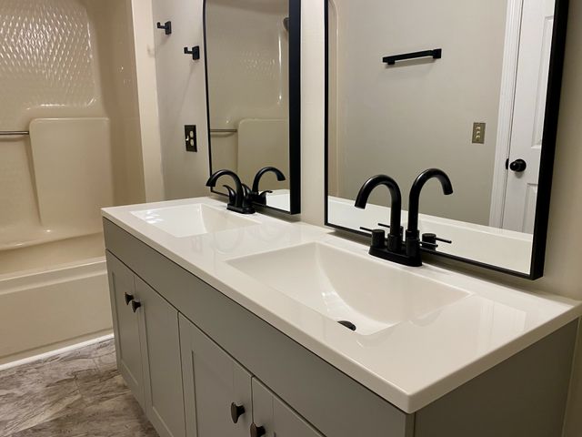 1009 Due West Cir, Lafayette, TN 37083