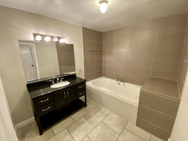 1009 Due West Cir, Lafayette, TN 37083