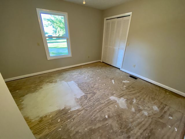 1009 Due West Cir, Lafayette, TN 37083
