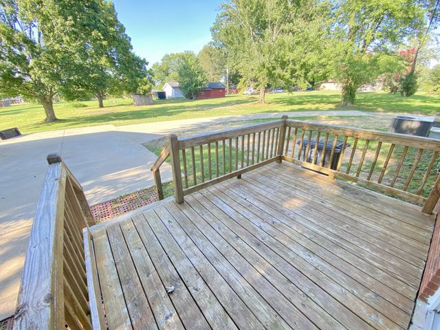 1009 Due West Cir, Lafayette, TN 37083