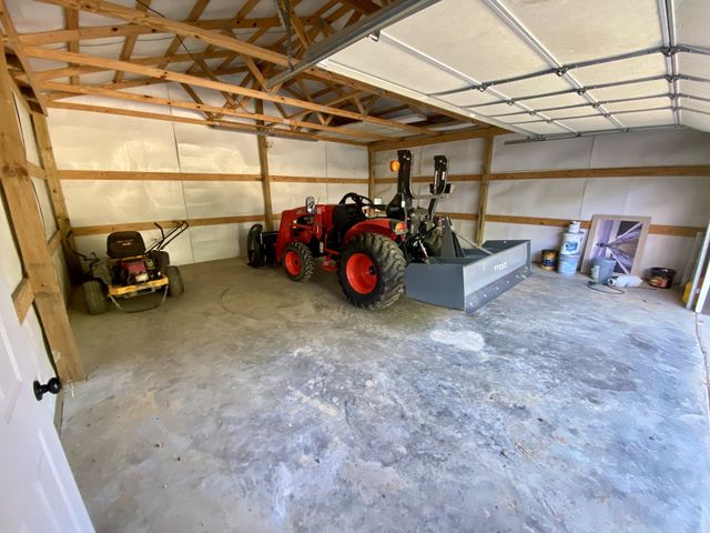 1009 Due West Cir, Lafayette, TN 37083