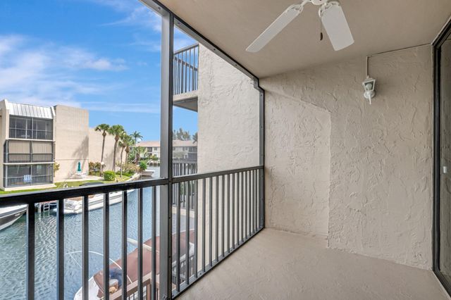 6 Royal Palm Way 204, Boca Raton, FL 33432