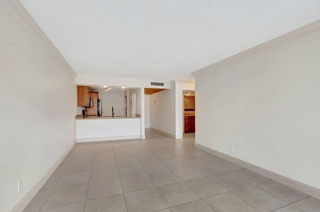 6 Royal Palm Way 204, Boca Raton, FL 33432